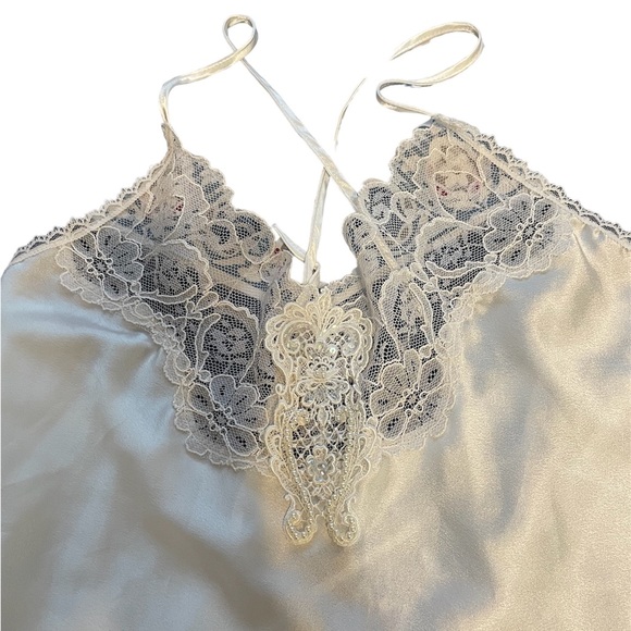 Vintage nightgown - Picture 2 of 6